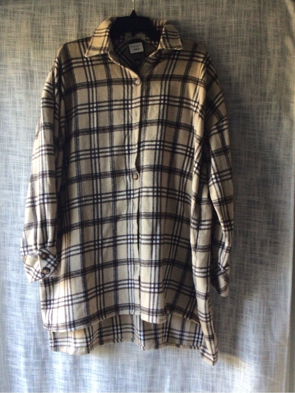 Woman’s Plaid Button-Up Shirt Jacket in Beige and Black